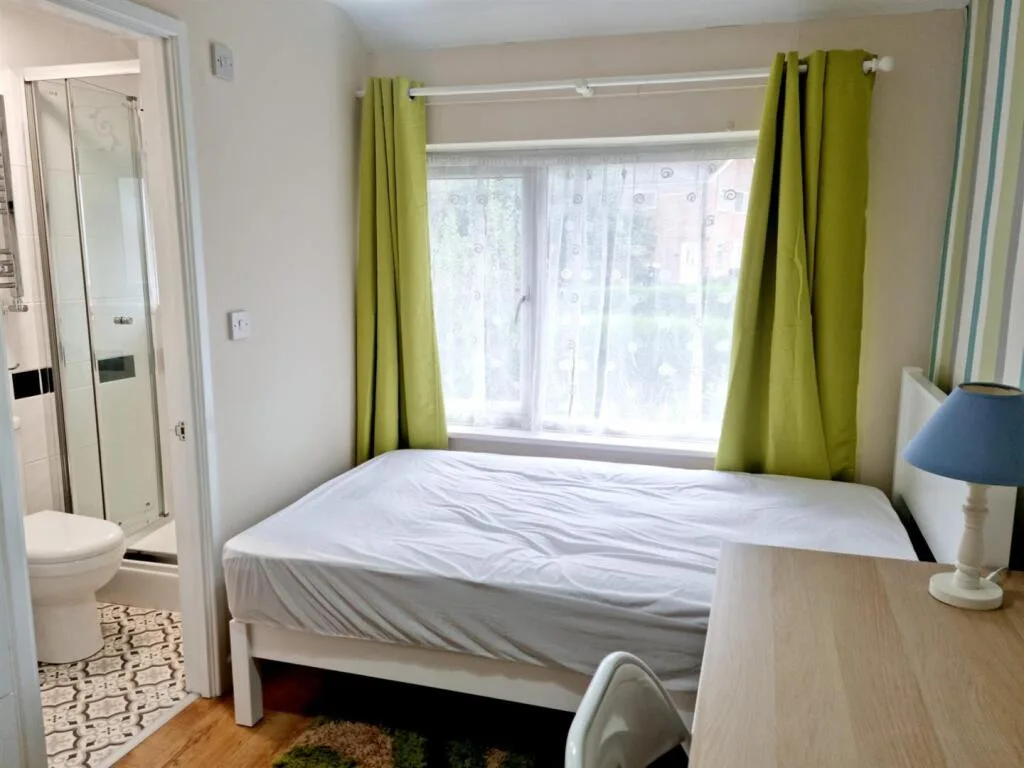 4 bedroom terraced house for rent