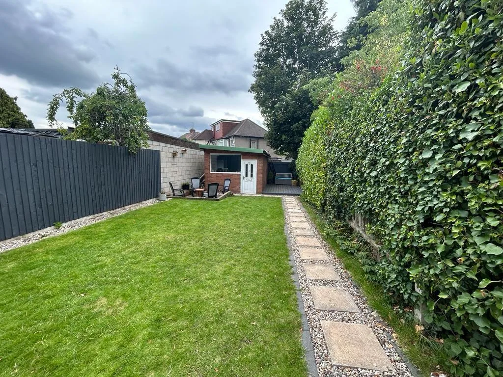 3 bedroom semi-detached house for rent