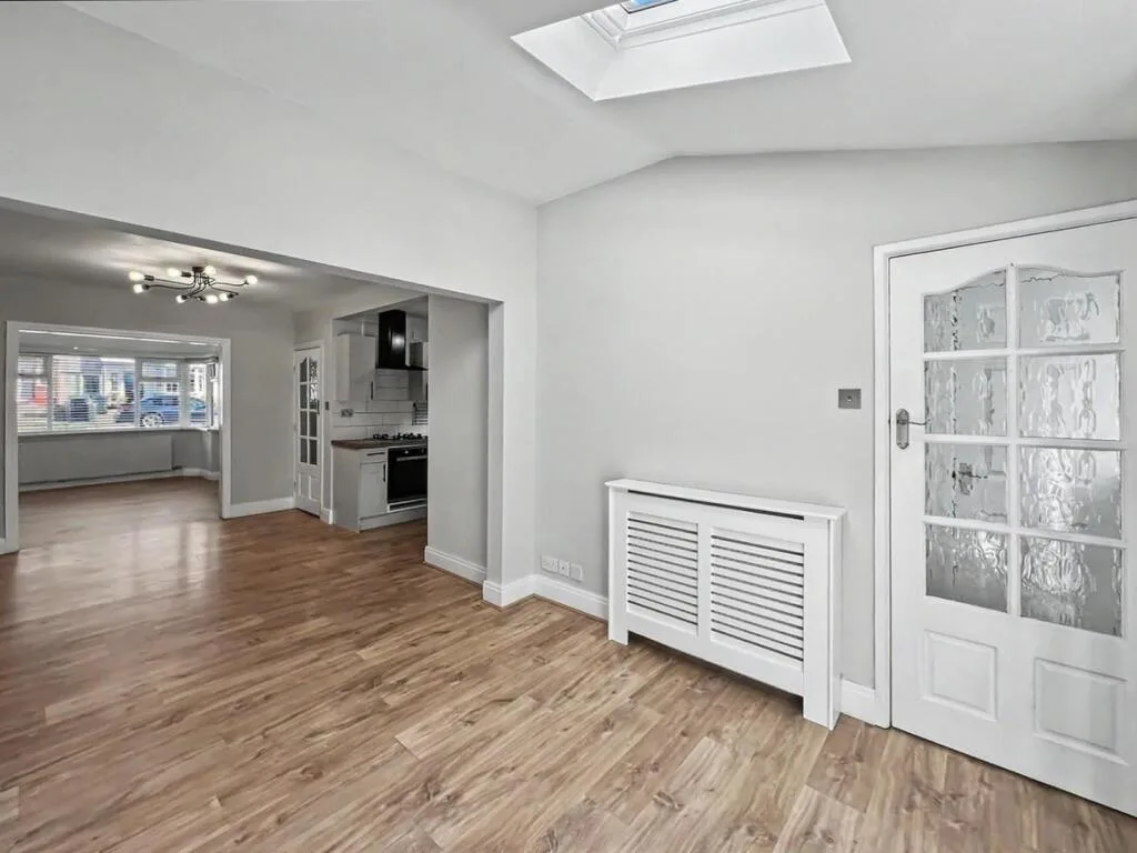 3 bedroom semi-detached house for rent
