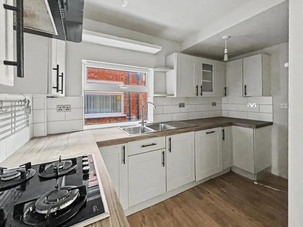 3 bedroom semi-detached house for rent