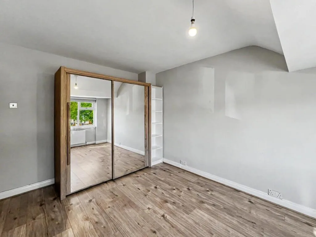 3 bedroom semi-detached house for rent