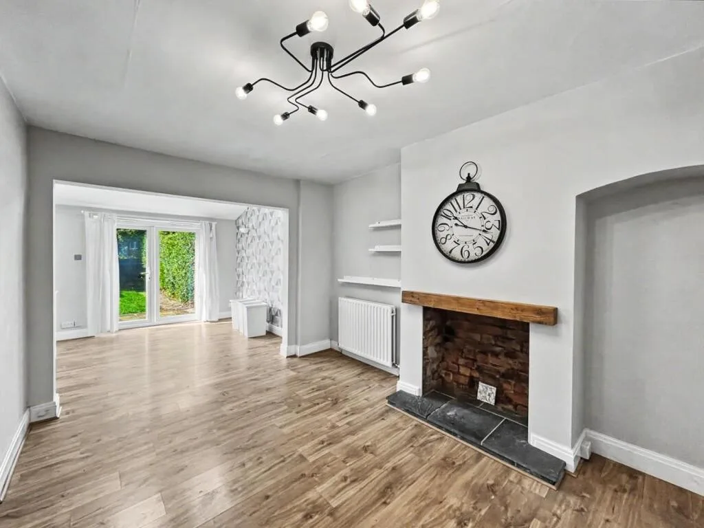 3 bedroom semi-detached house for rent