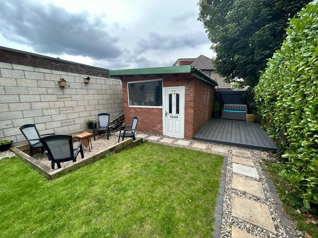 3 bedroom semi-detached house for rent