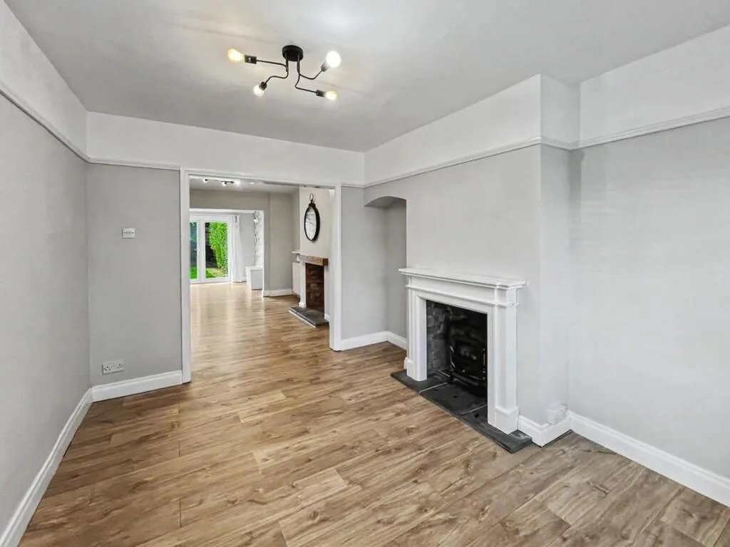 3 bedroom semi-detached house for rent