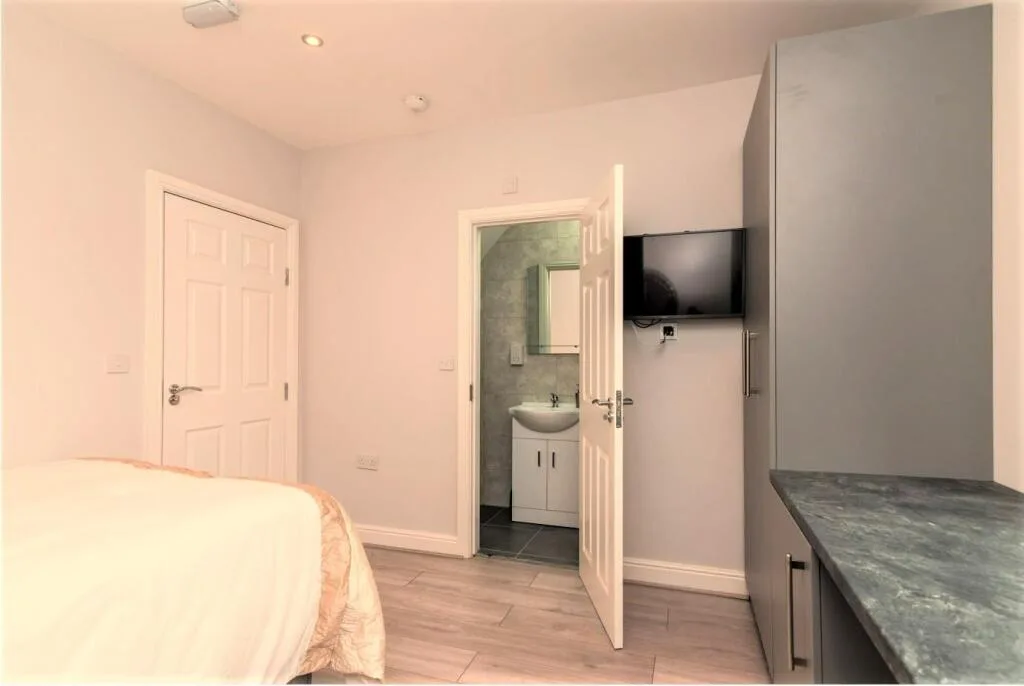 5 bedroom terraced house for rent