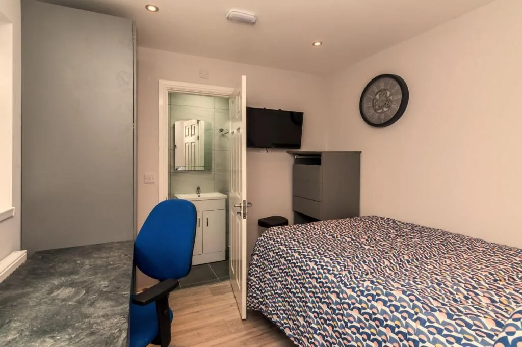 5 bedroom terraced house for rent