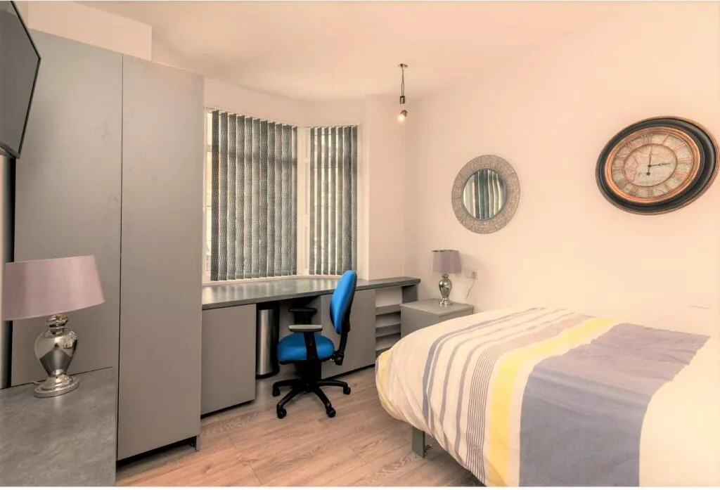 5 bedroom terraced house for rent