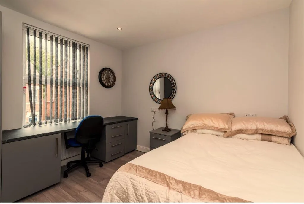 5 bedroom terraced house for rent
