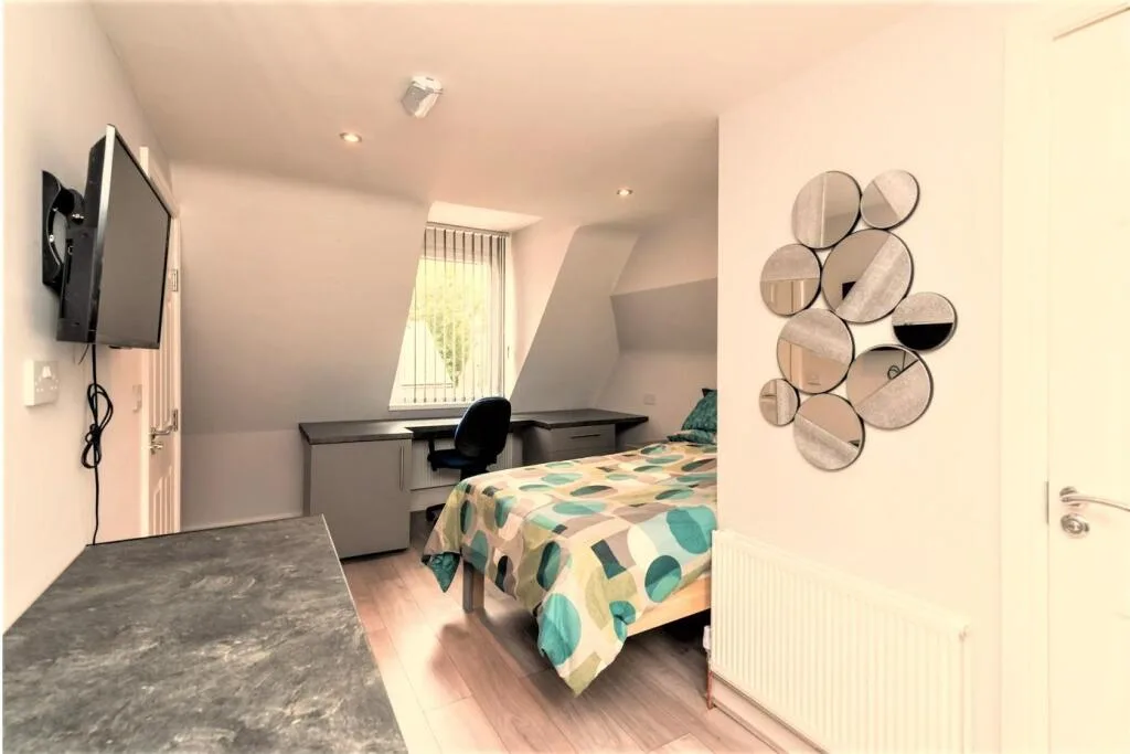 5 bedroom terraced house for rent