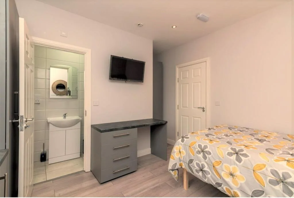 5 bedroom terraced house for rent