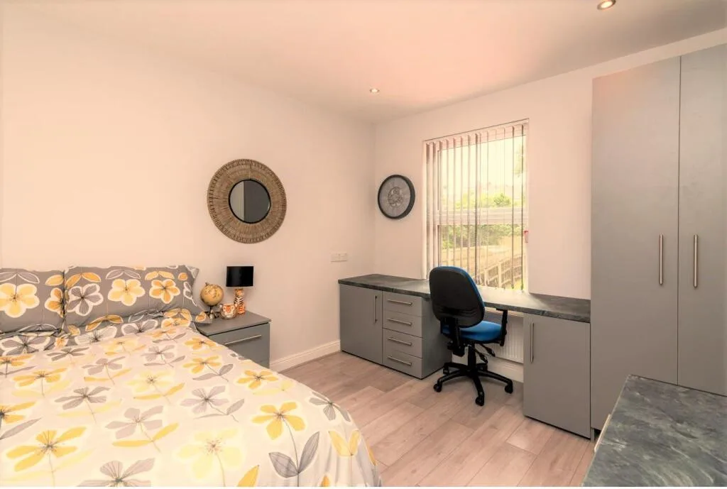 5 bedroom terraced house for rent
