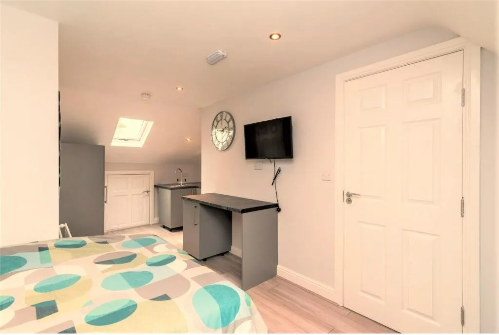 5 bedroom terraced house for rent