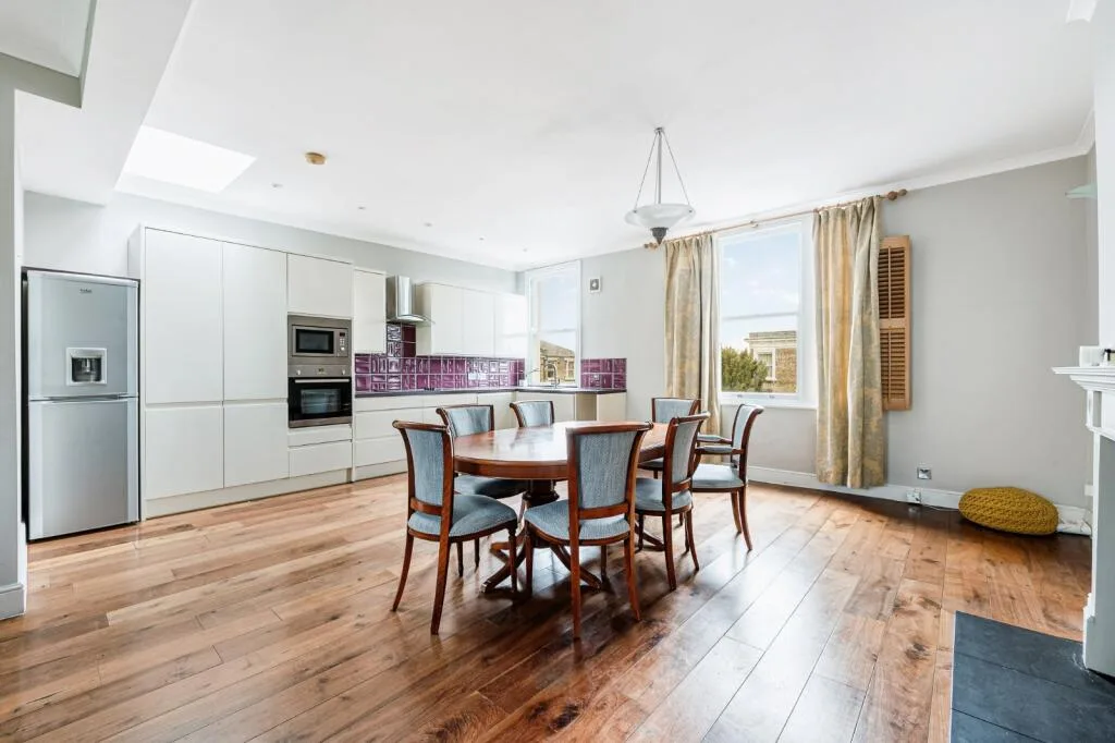 3 bedroom flat for rent