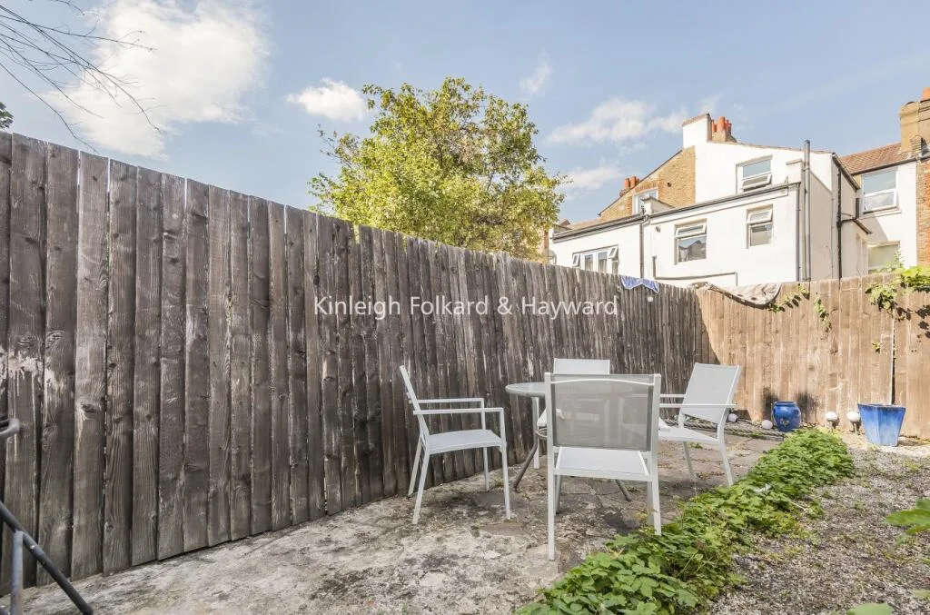 3 bedroom flat for rent
