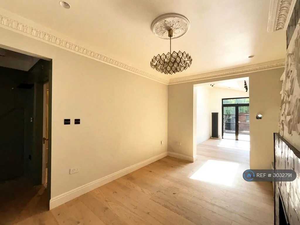 2 bedroom maisonette for rent