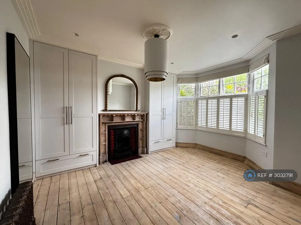 2 bedroom maisonette for rent