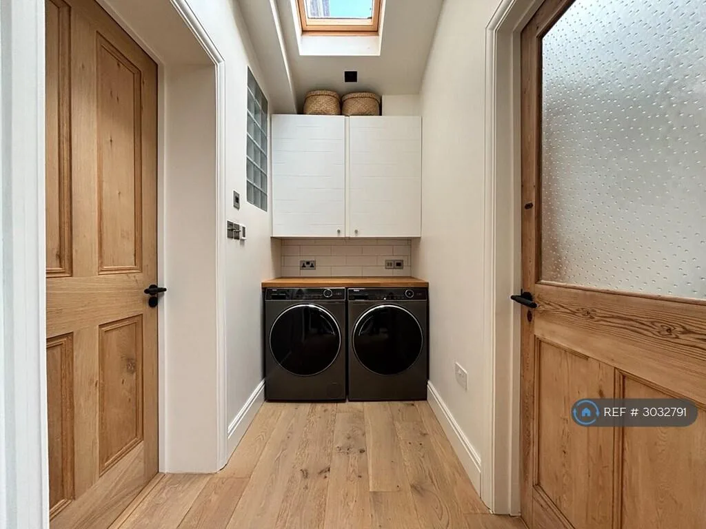 2 bedroom maisonette for rent