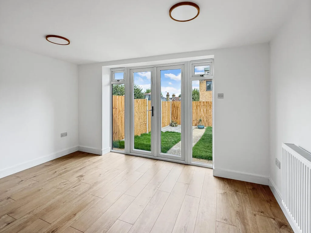 3 bedroom end of terrace house for rent