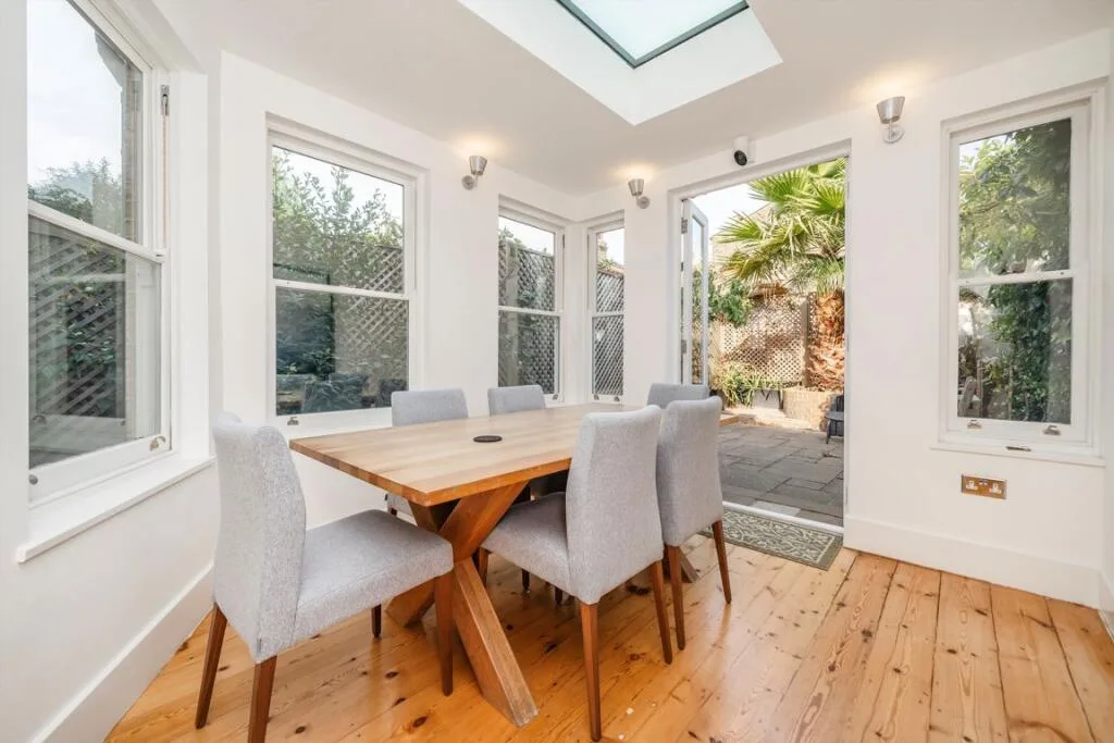 4 bedroom terraced house for rent