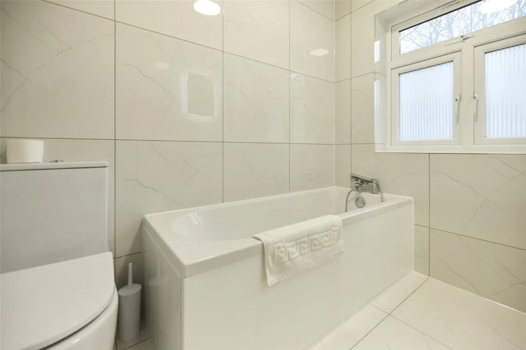 5 bedroom detached house for rent