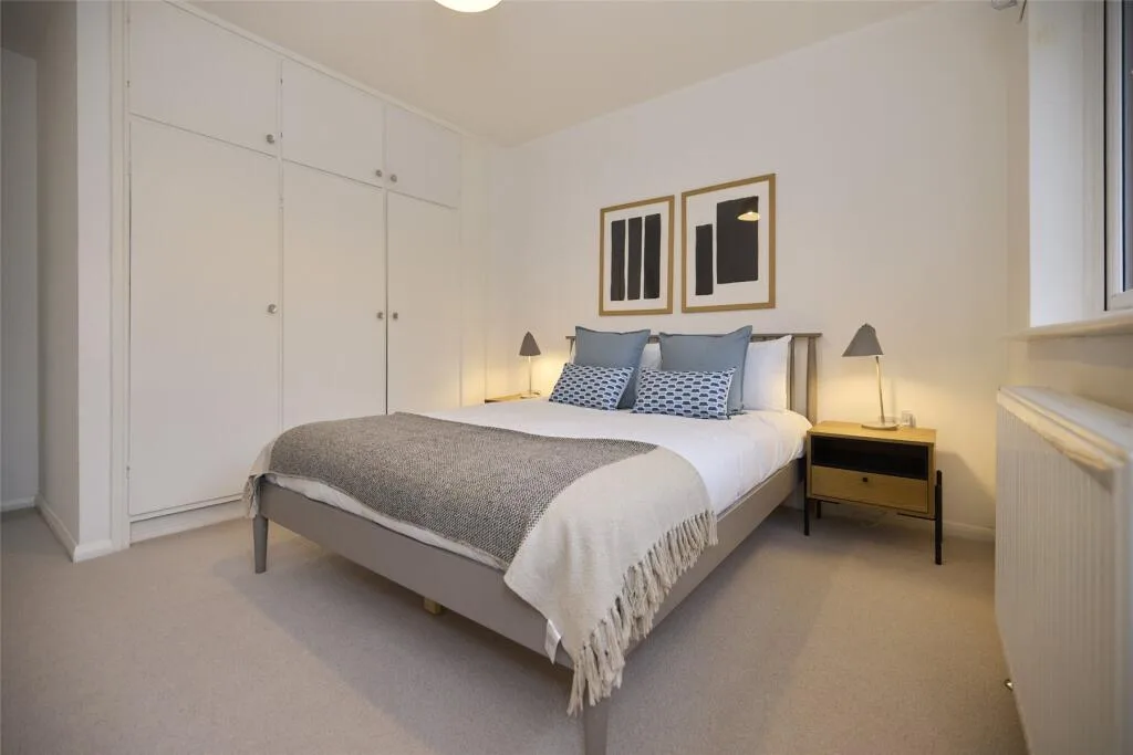 5 bedroom detached house for rent