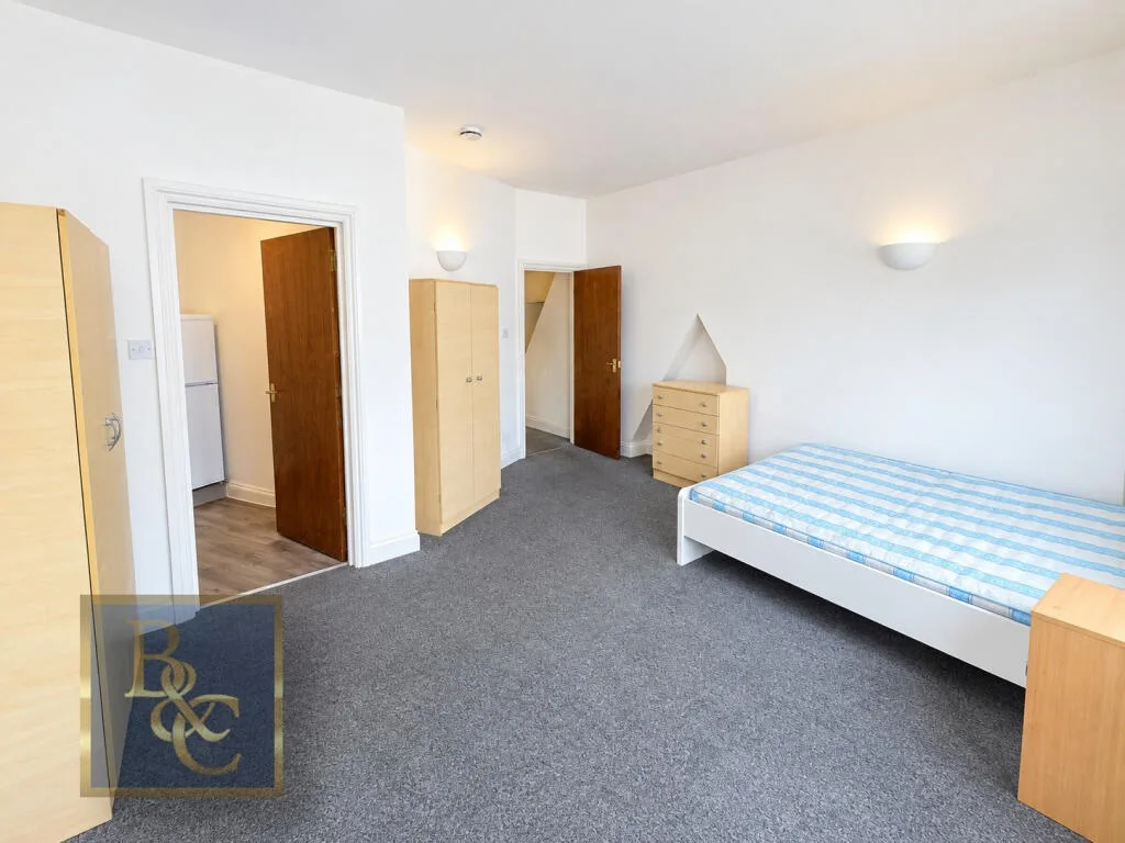Studio flat for rent
