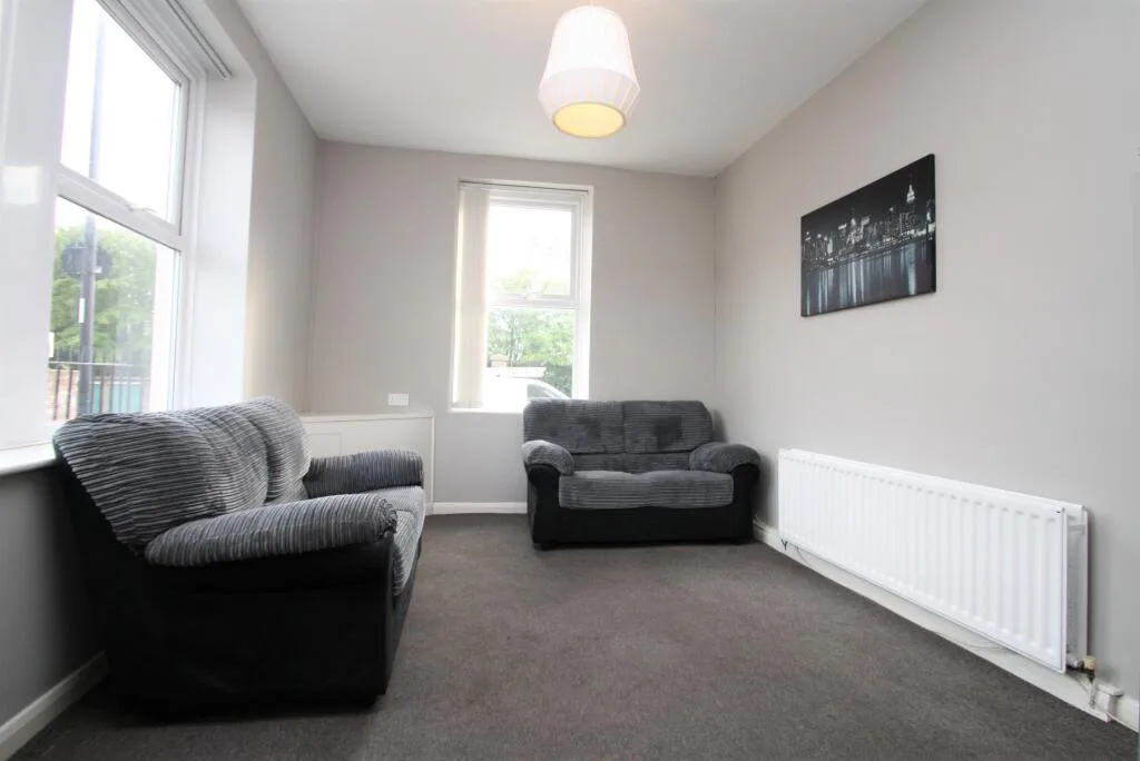 6 bedroom terraced house for rent
