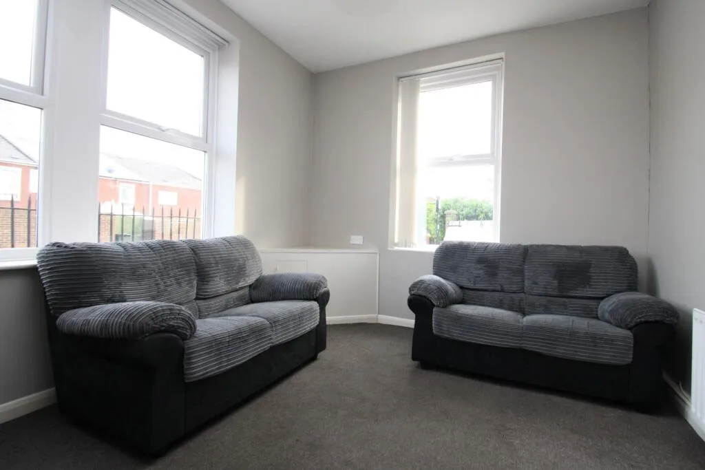 6 bedroom terraced house for rent