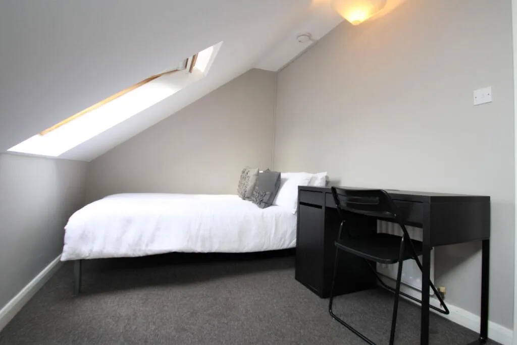 6 bedroom terraced house for rent