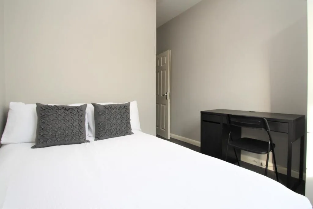 6 bedroom terraced house for rent
