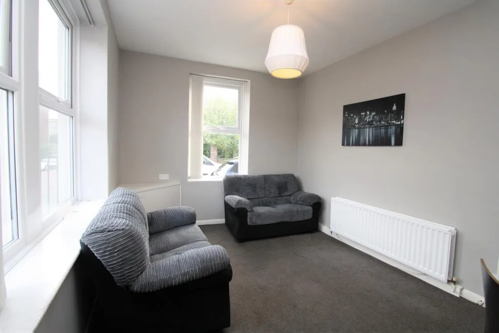 6 bedroom terraced house for rent