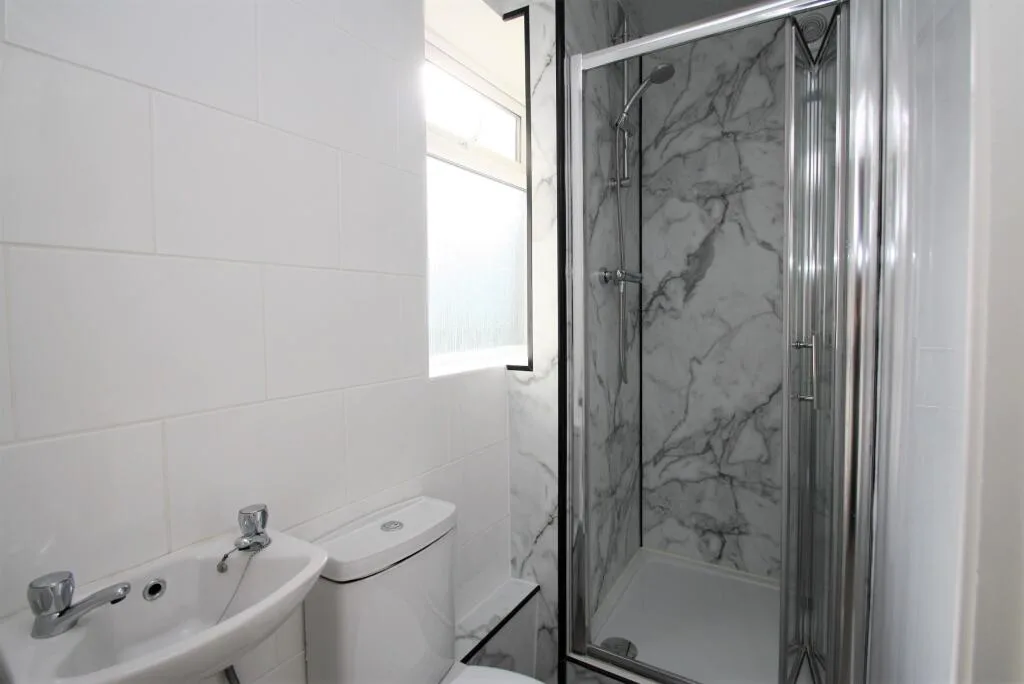 6 bedroom terraced house for rent