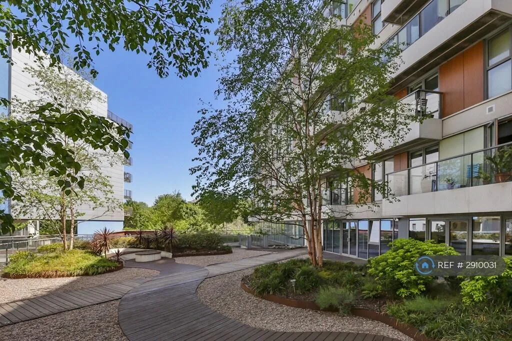 2 bedroom penthouse for rent
