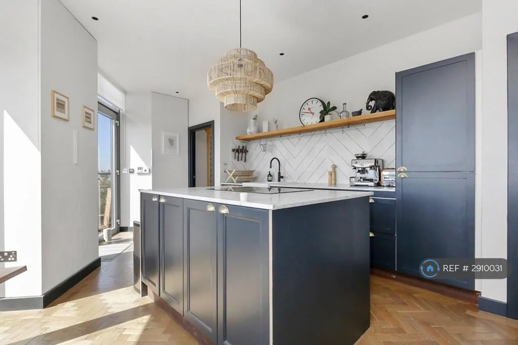 2 bedroom penthouse for rent
