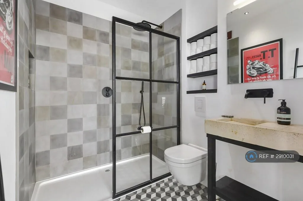 2 bedroom penthouse for rent