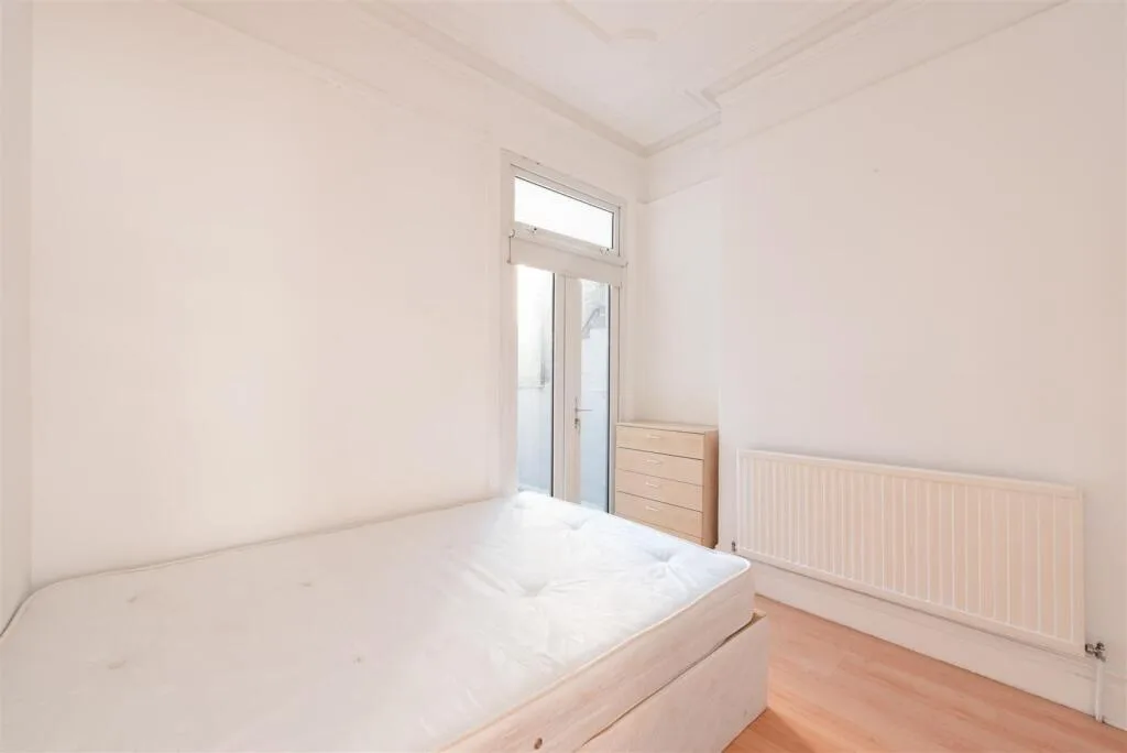 2 bedroom ground floor flat for rent