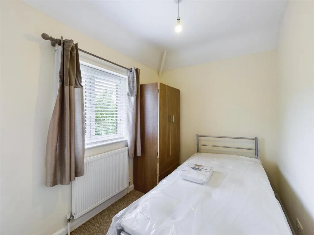 4 bedroom semi-detached house for rent