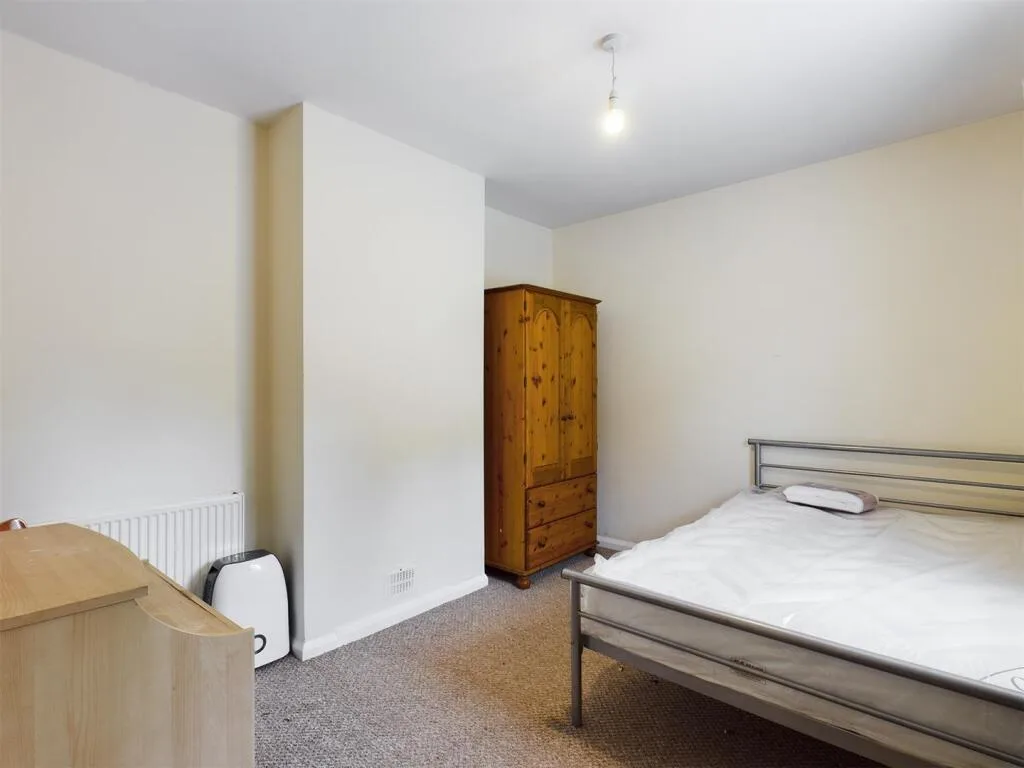 4 bedroom semi-detached house for rent
