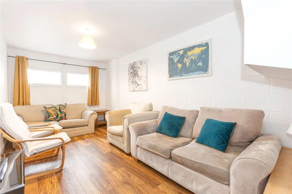 1 bedroom semi-detached house for rent