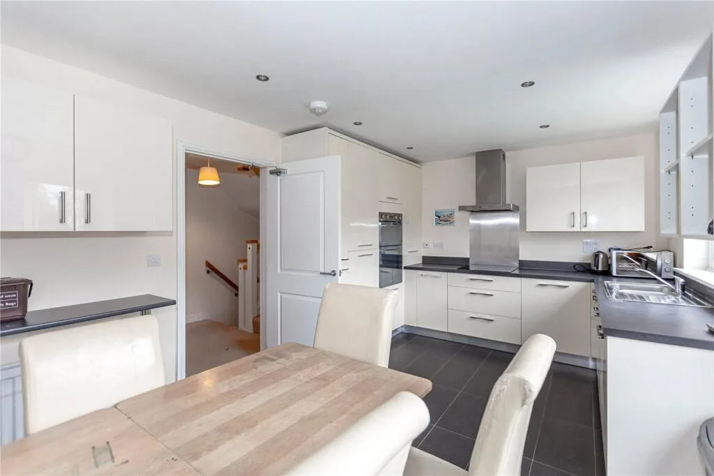 1 bedroom semi-detached house for rent