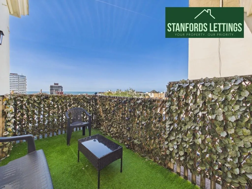 2 bedroom maisonette for rent