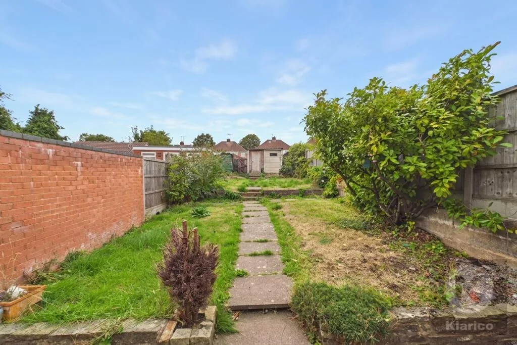 3 bedroom semi-detached house for rent