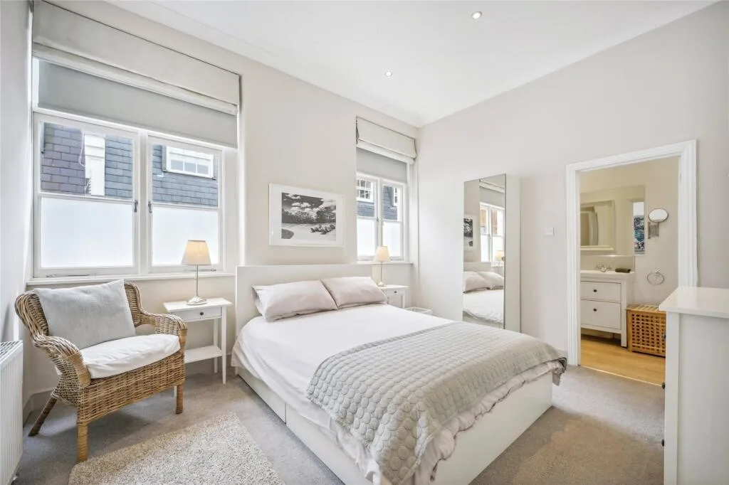 3 bedroom mews property for rent
