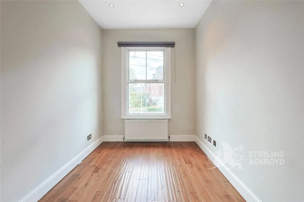 3 bedroom maisonette for rent