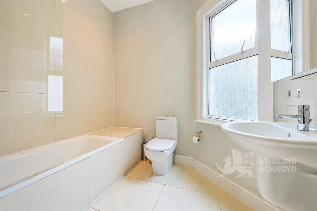 3 bedroom maisonette for rent