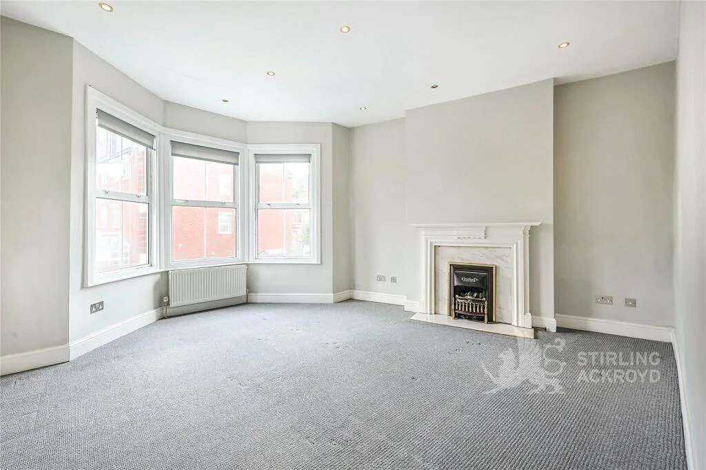 3 bedroom maisonette for rent