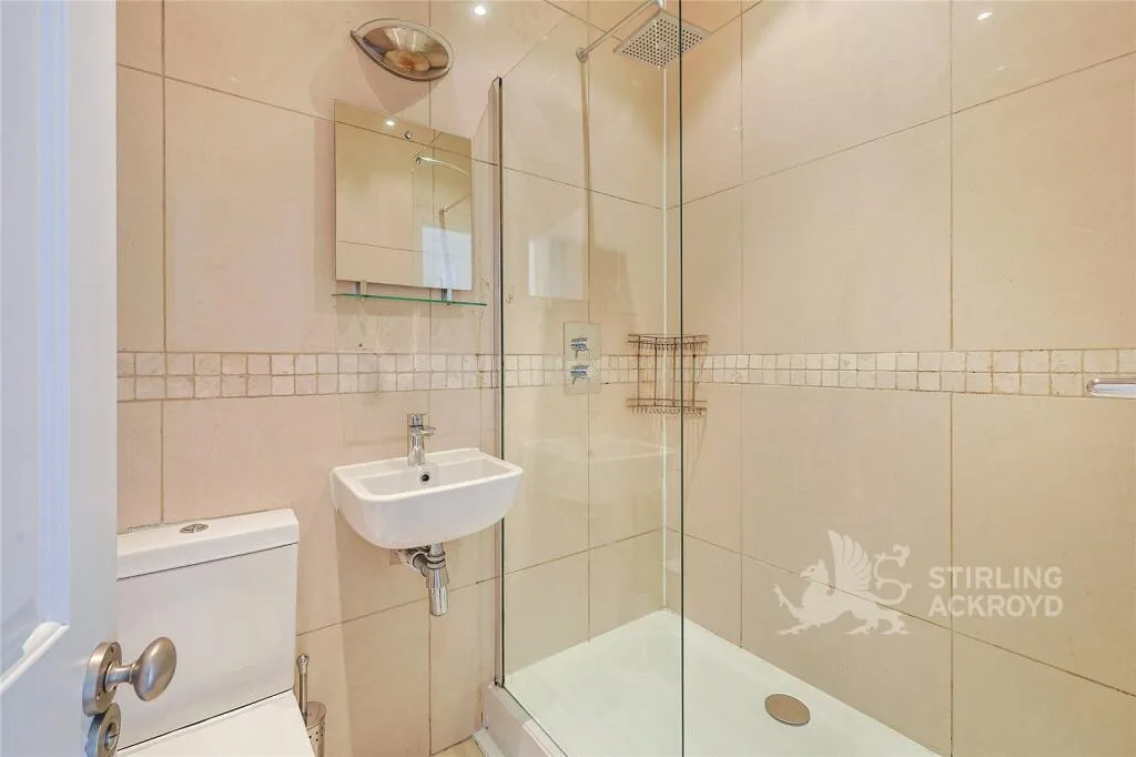 3 bedroom maisonette for rent