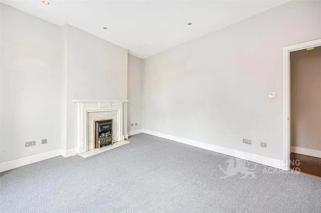 3 bedroom maisonette for rent
