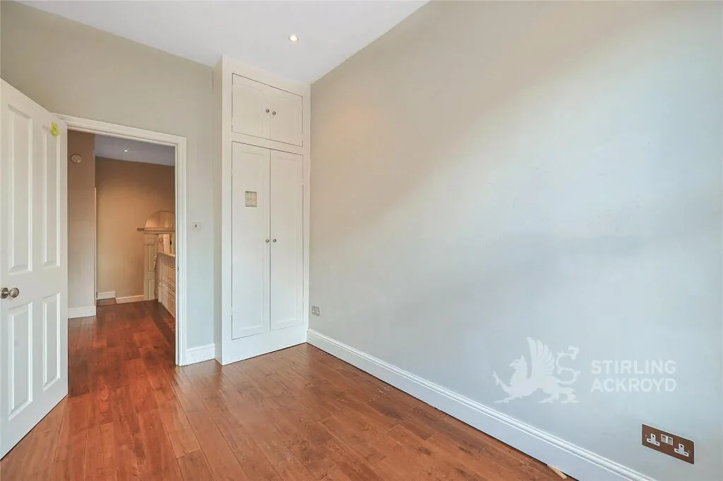3 bedroom maisonette for rent