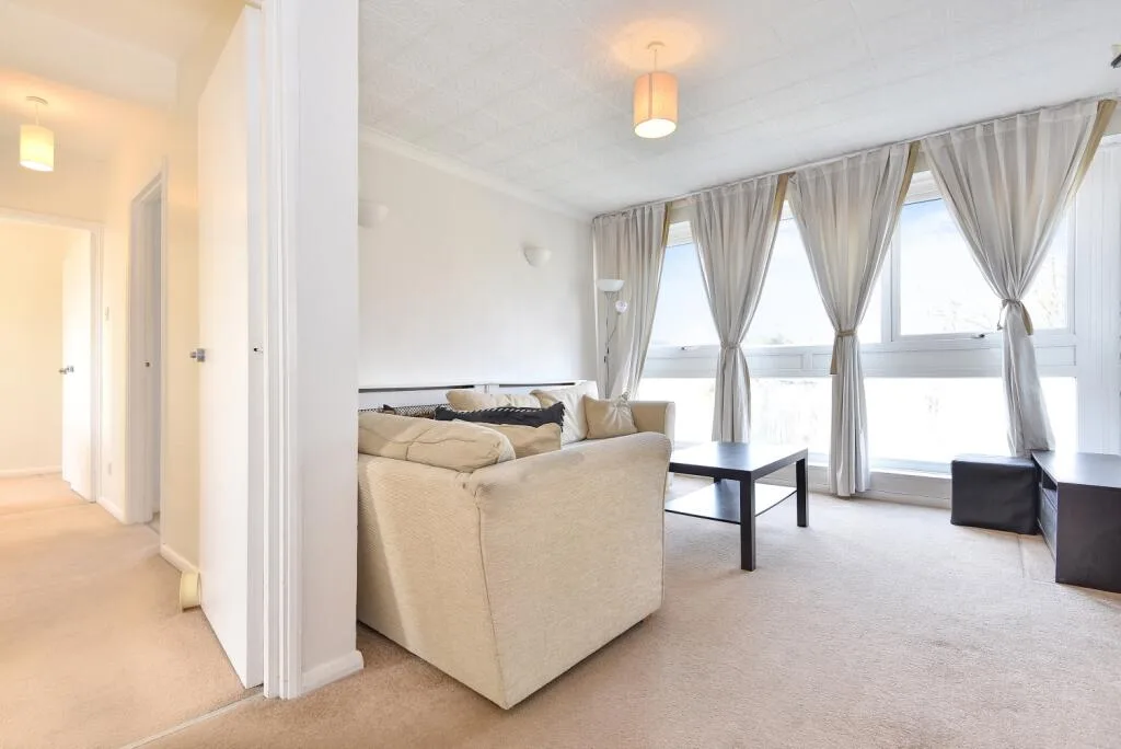 2 bedroom maisonette for rent